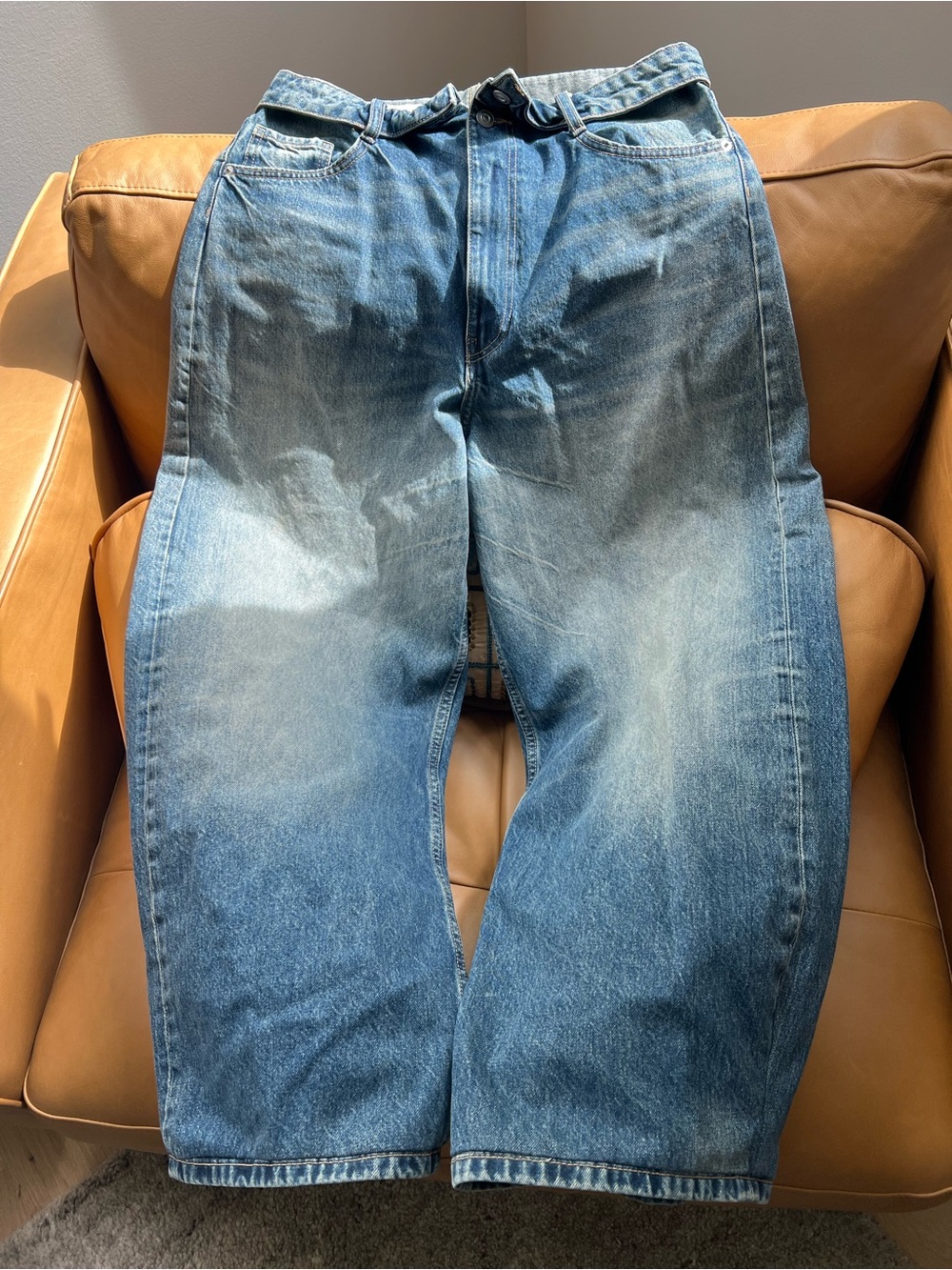Zara Women’s TRF Mid-Rise Folded Waist Jeans in Light Blue Wash